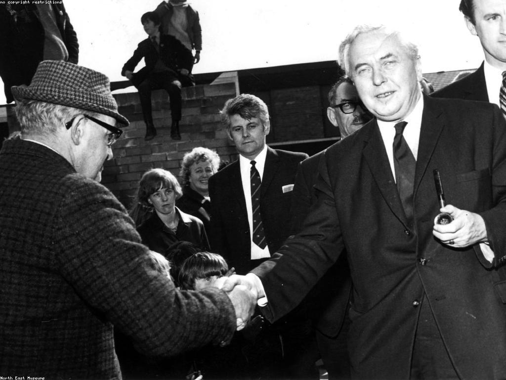 ការយល់ដឹងអំពីវប្បធម៌ហេង: សេដ្ឋកិច្ចនិងការអភិវឌ្ឍ